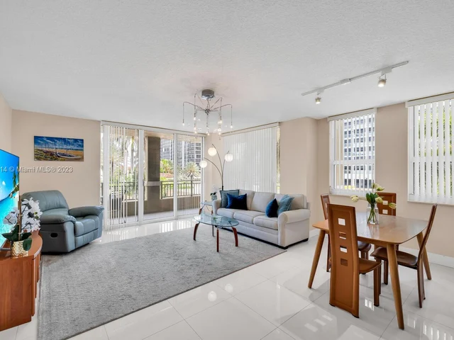 2080 S Ocean Dr # 202, Hallandale Beach FL 33009