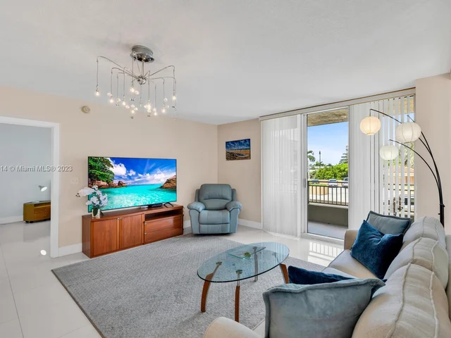 2080 S Ocean Dr # 202, Hallandale Beach FL 33009