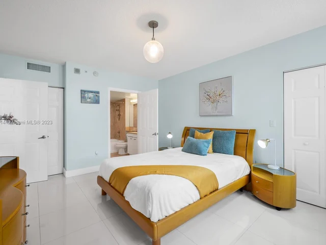 2080 S Ocean Dr # 202, Hallandale Beach FL 33009