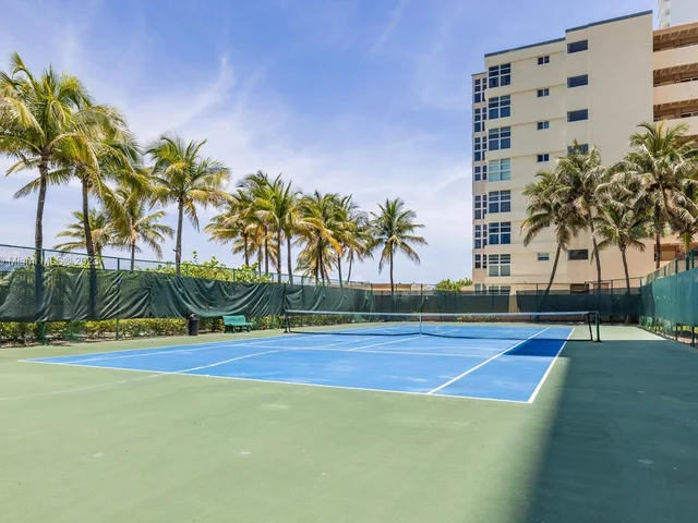 2080 S Ocean Dr # 202, Hallandale Beach FL 33009
