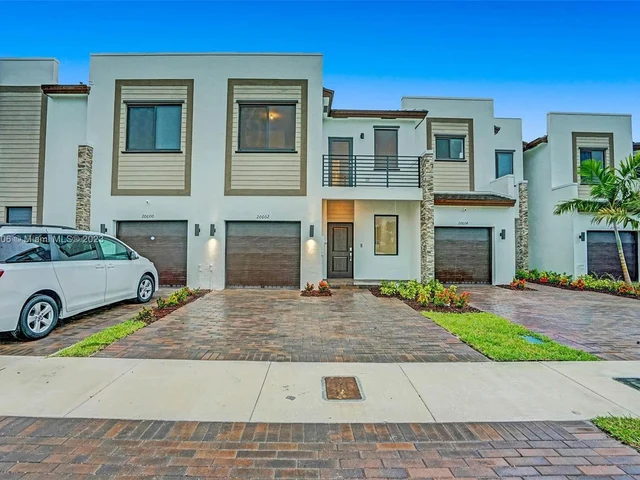 20602 NE 5th Pl, Miami FL 33179