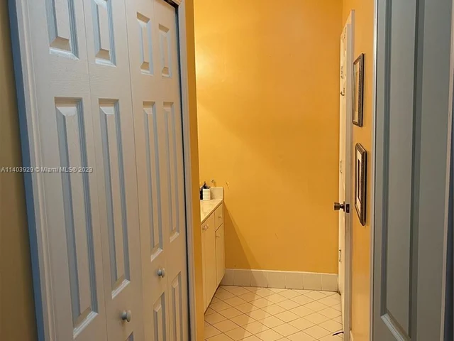 3252 NE 11th Dr, Homestead FL 33033