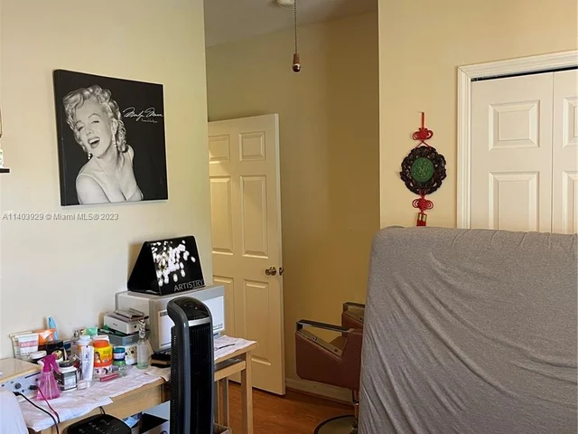 3252 NE 11th Dr, Homestead FL 33033