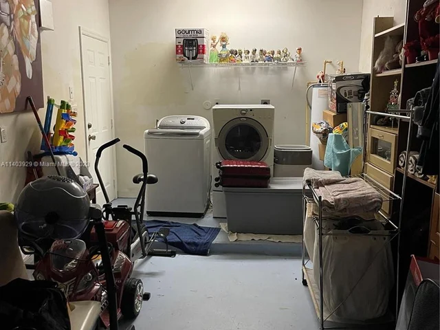 3252 NE 11th Dr, Homestead FL 33033