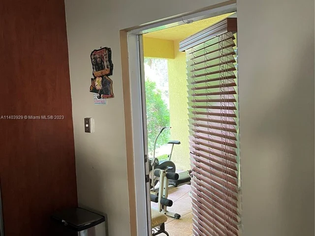 3252 NE 11th Dr, Homestead FL 33033