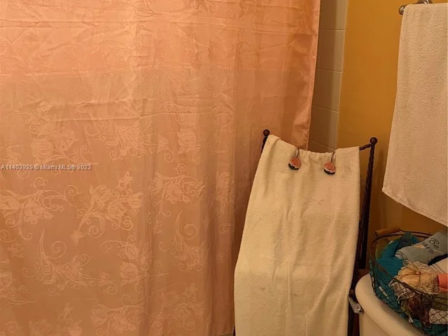 3252 NE 11th Dr, Homestead FL 33033