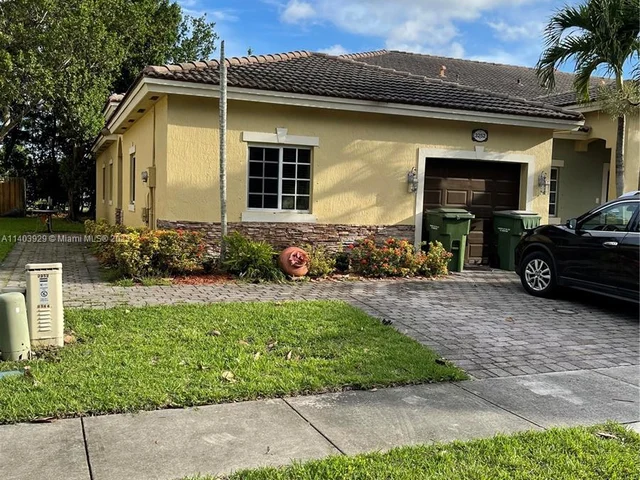 3252 NE 11th Dr, Homestead FL 33033