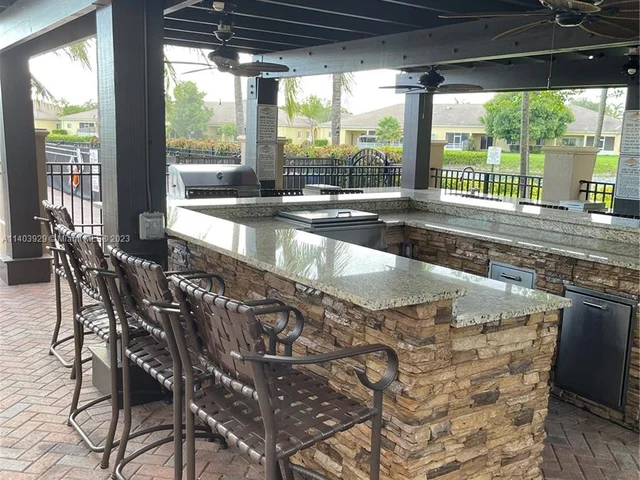 3252 NE 11th Dr, Homestead FL 33033