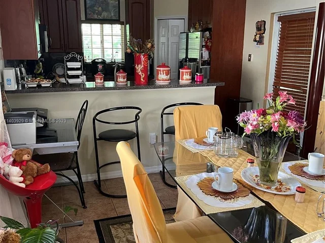 3252 NE 11th Dr, Homestead FL 33033