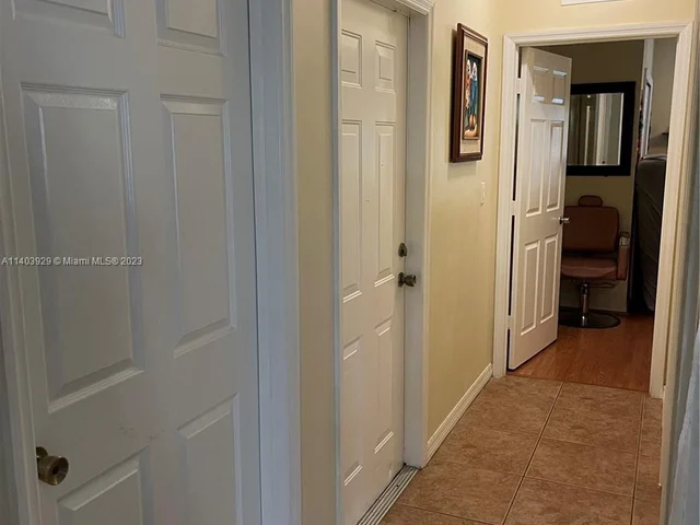 3252 NE 11th Dr, Homestead FL 33033