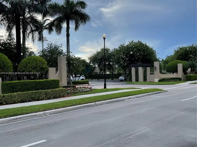 3252 NE 11th Dr, Homestead FL 33033