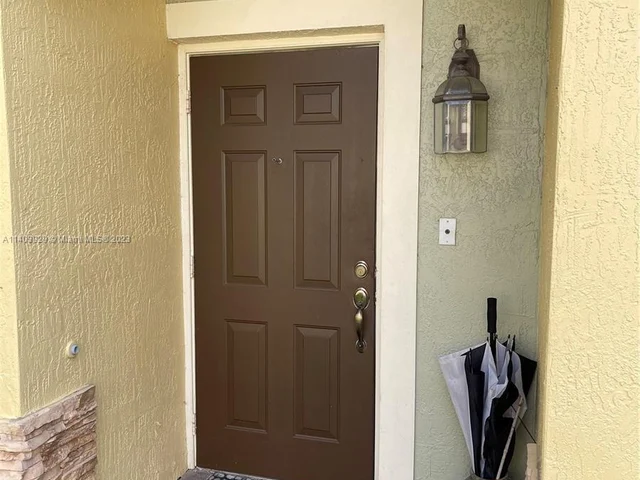 3252 NE 11th Dr, Homestead FL 33033