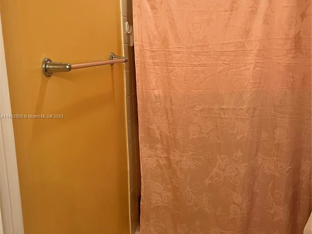 3252 NE 11th Dr, Homestead FL 33033