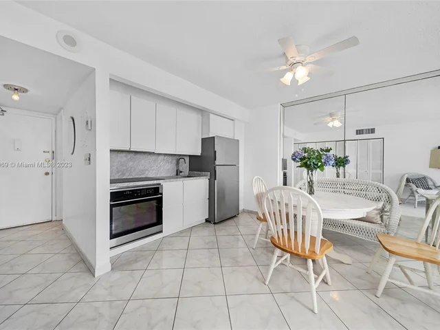 465 Ocean Dr # 918, Miami Beach FL 33139