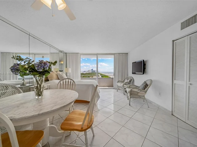 465 Ocean Dr # 918, Miami Beach FL 33139
