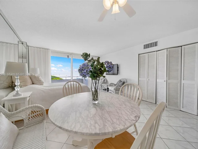 465 Ocean Dr # 918, Miami Beach FL 33139