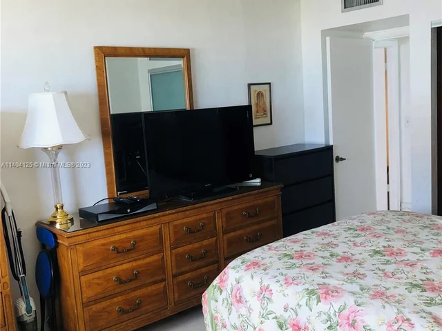 9273 Collins Ave # 1104, Surfside FL 33154