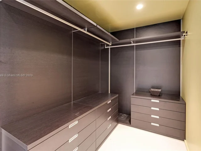 300 S Pointe Dr # 2102, Miami Beach FL 33139