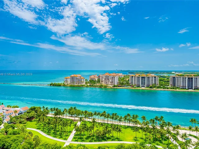 300 S Pointe Dr # 2102, Miami Beach FL 33139