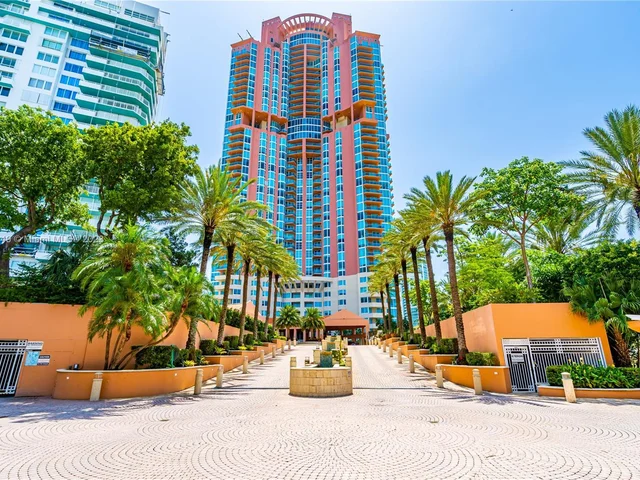 300 S Pointe Dr # 2102, Miami Beach FL 33139