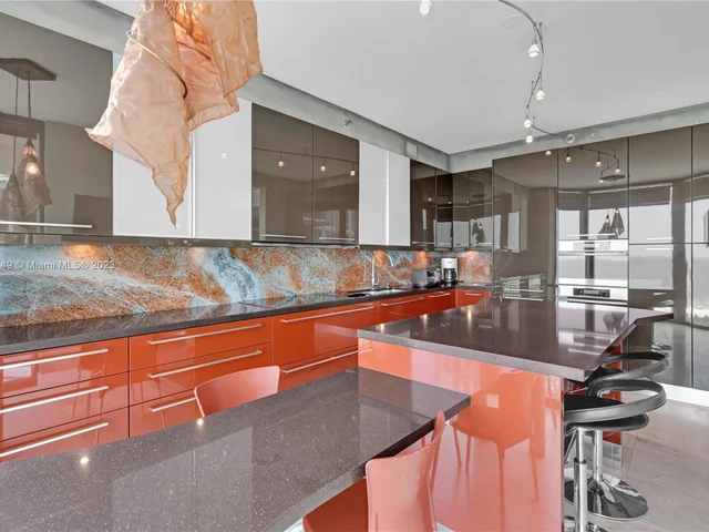 300 S Pointe Dr # 2102, Miami Beach FL 33139