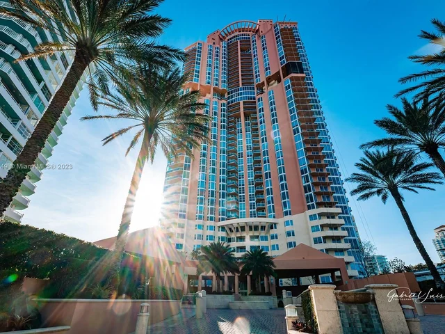 300 S Pointe Dr # 2102, Miami Beach FL 33139