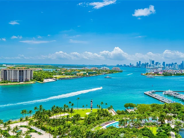 300 S Pointe Dr # 2102, Miami Beach FL 33139