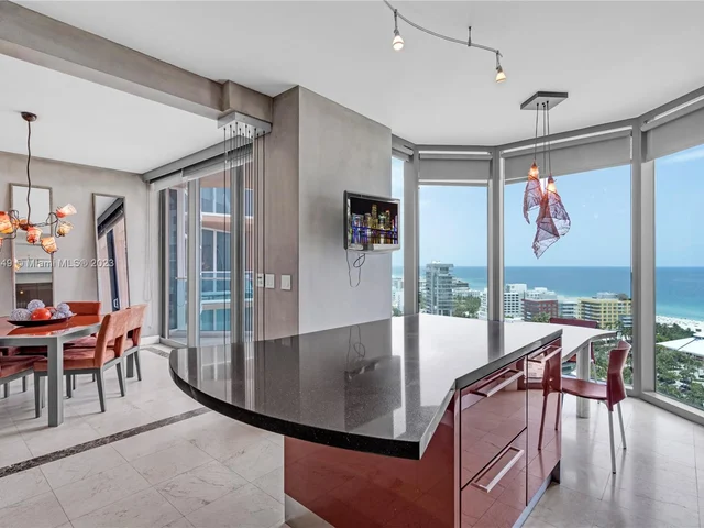 300 S Pointe Dr # 2102, Miami Beach FL 33139