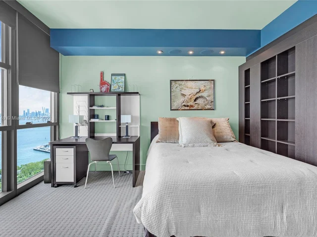 300 S Pointe Dr # 2102, Miami Beach FL 33139