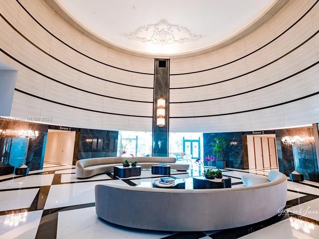 300 S Pointe Dr # 2102, Miami Beach FL 33139