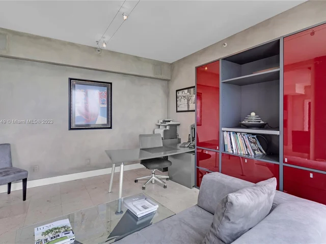 300 S Pointe Dr # 2102, Miami Beach FL 33139