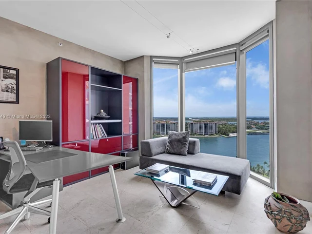 300 S Pointe Dr # 2102, Miami Beach FL 33139