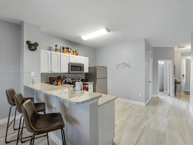 2575 Maneshaw Lane # 2575, Kissimmee FL 34747