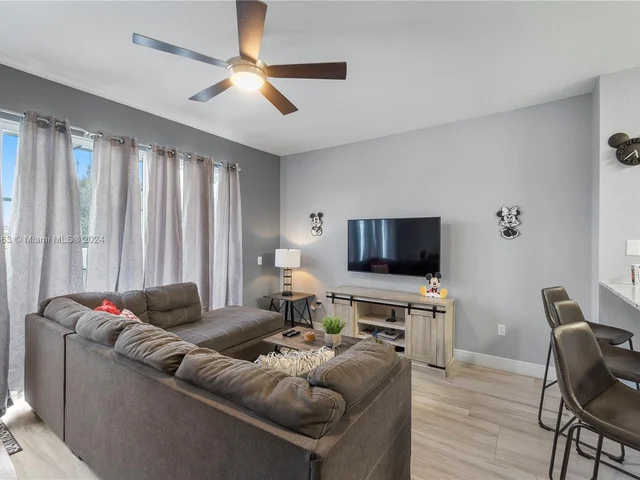 2575 Maneshaw Lane # 2575, Kissimmee FL 34747