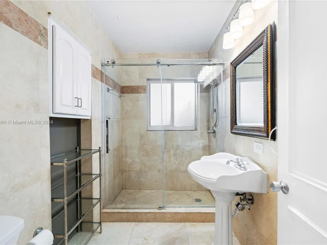 1351 Harrison St, Hollywood FL 33019