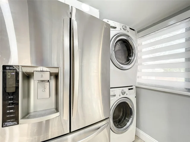 2534 Wilson St, Hollywood FL 33020