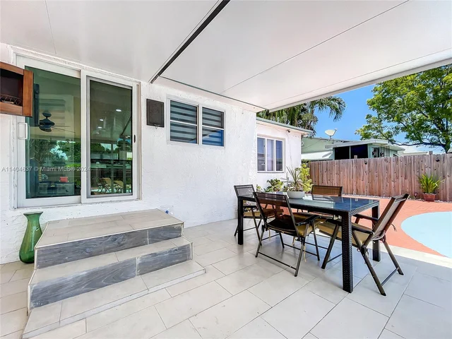 2534 Wilson St, Hollywood FL 33020