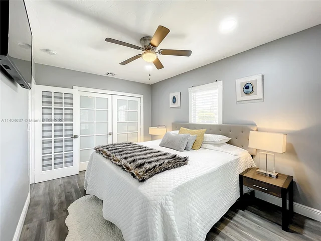 2534 Wilson St, Hollywood FL 33020