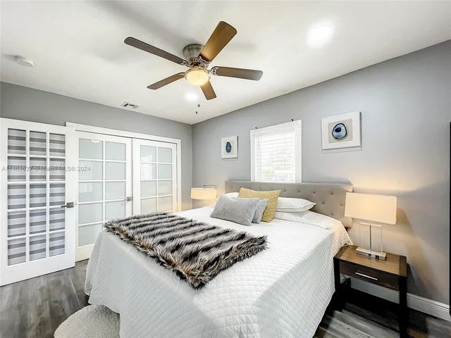 2534 Wilson St, Hollywood FL 33020