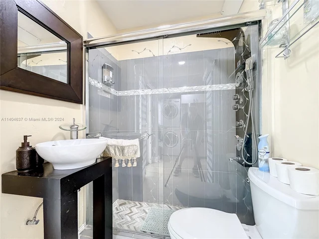 2534 Wilson St, Hollywood FL 33020