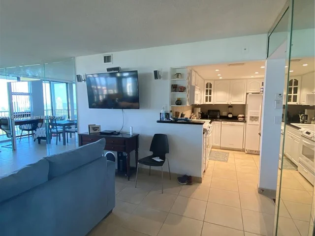 20335 W Country Club Dr # 2404, Aventura FL 33180