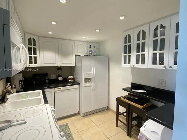 20335 W Country Club Dr # 2404, Aventura FL 33180