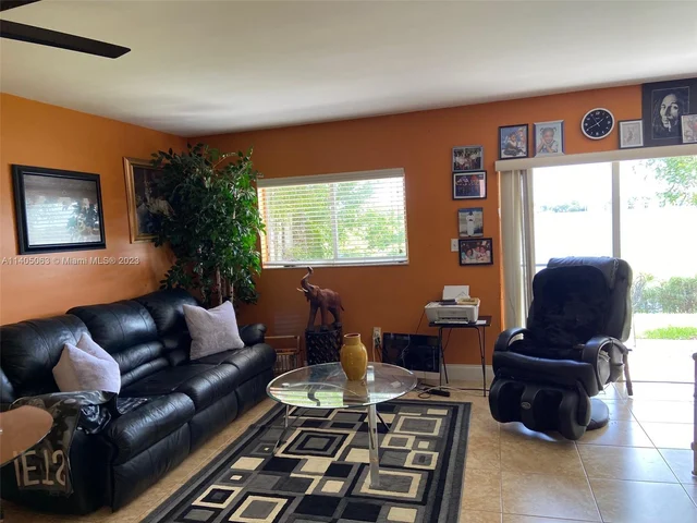 20822 San Simeon Way # 102, Miami FL 33179