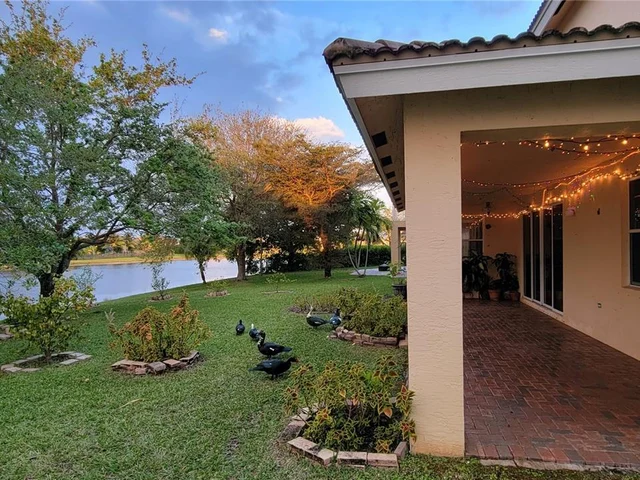 110 Ibisca Ter, Royal Palm Beach FL 33411