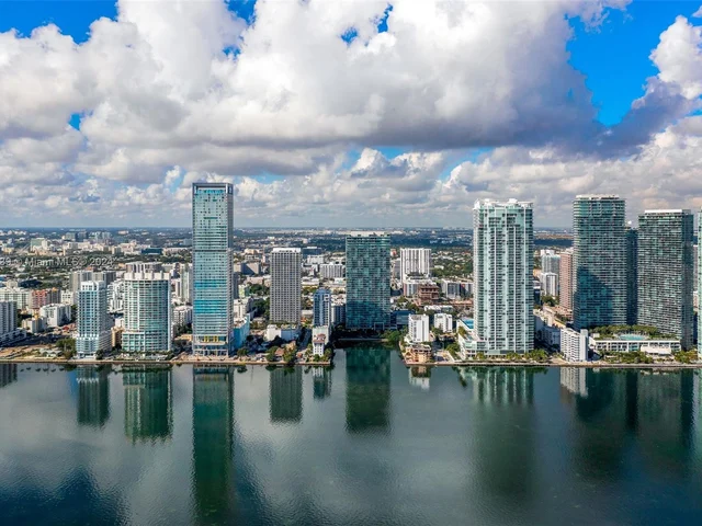 460 NE 28th St # 4003, Miami FL 33137