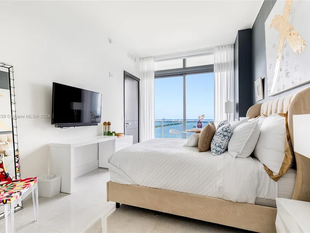 460 NE 28th St # 4003, Miami FL 33137