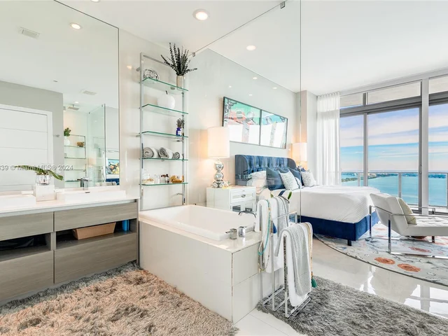 460 NE 28th St # 4003, Miami FL 33137