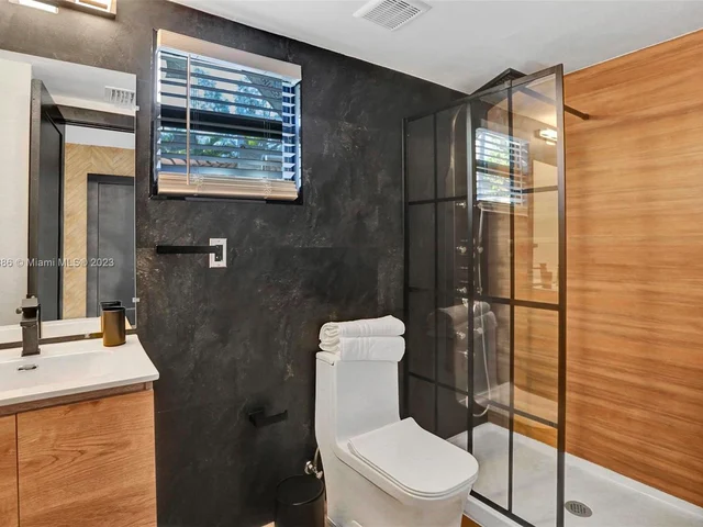 6529 SW 39th Ter, Miami FL 33155