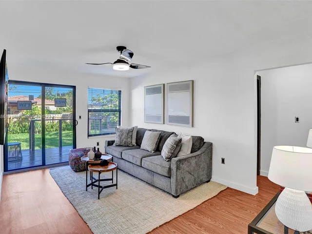 6529 SW 39th Ter, Miami FL 33155