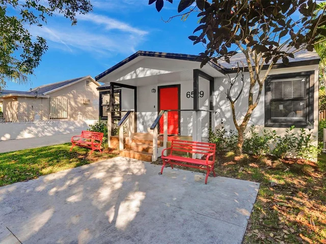 6529 SW 39th Ter, Miami FL 33155